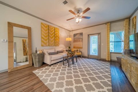 Living room area at The Oxmoor in Birmingham, AL